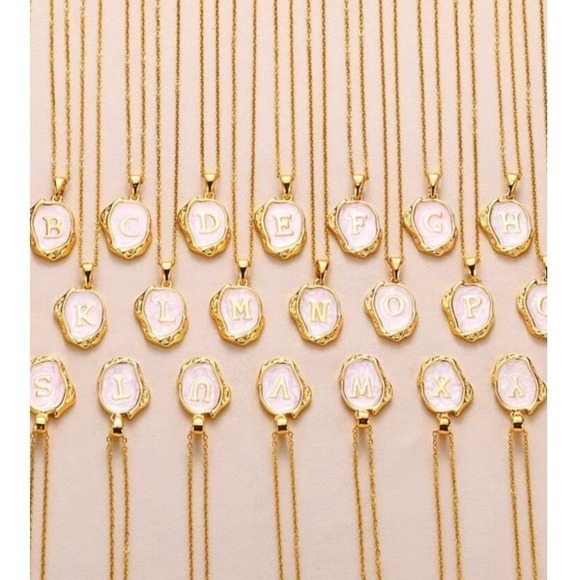 Oceanus Jewelry - Coastal Grandma Monogram 'G' 18k Gold Plated Oceanus Pearl Oyster Necklace